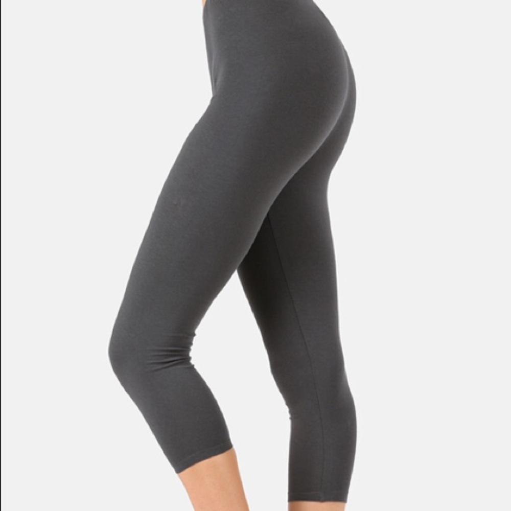 ASH GREY PREMIUM COTTON CAPRI LENGTH LEGGINGS
